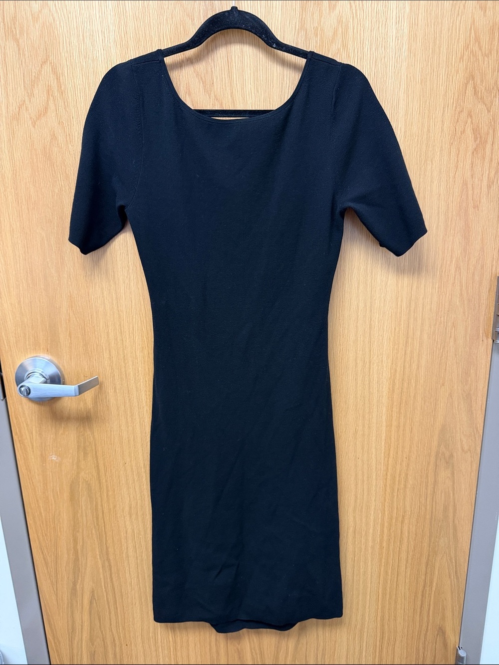 Theory Black Short-Sleeve Knit Midi Dress LBD with Cutout in the Back Size L